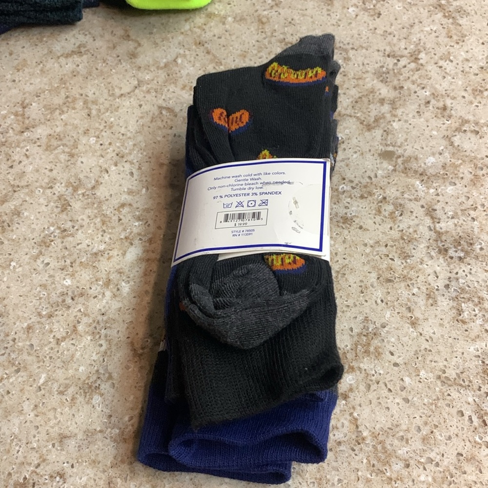NWT Sock Hub Crew Socks - 3 Pack - Picture 2 of 4
